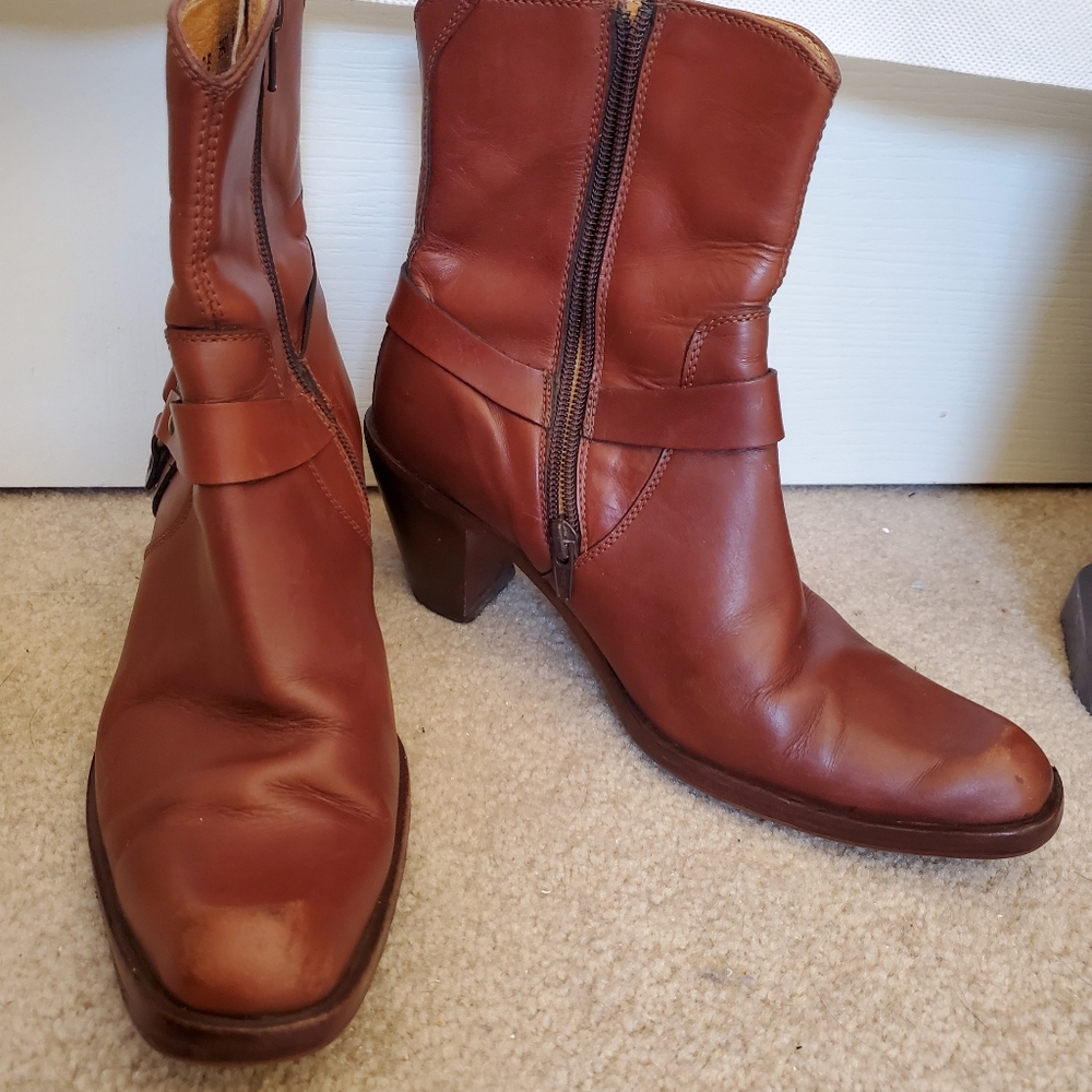 Frye Romy Brown Leather Boots Brown Ring Harness Ankle Riding Western Size 7 B - Picture 13 of 13